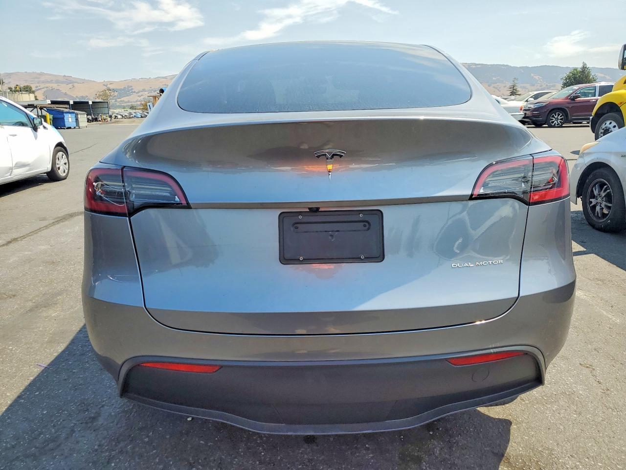 2025 Tesla Model Y - Image 6