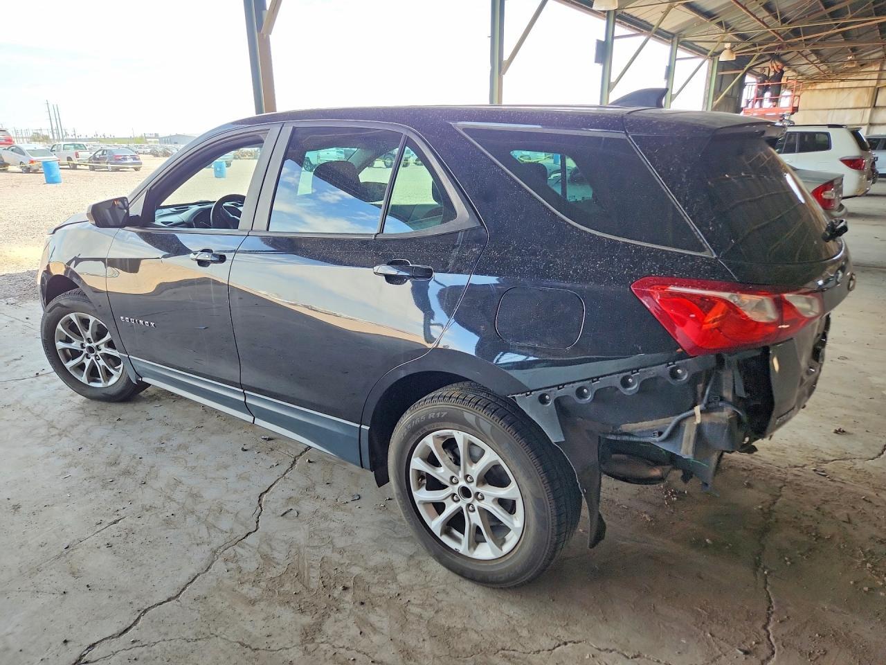 2020 Chevrolet Equinox Ls - Фото 2