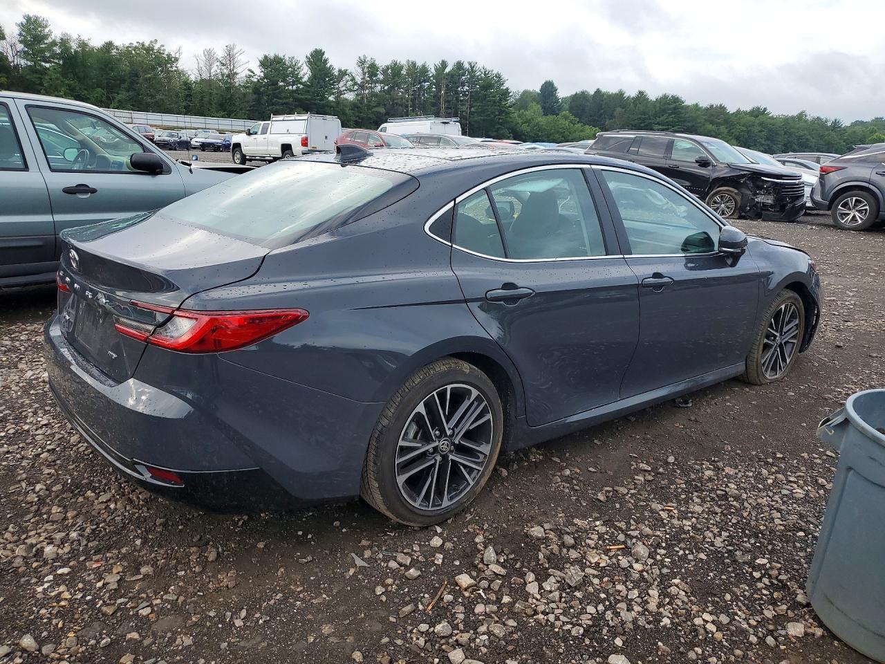 2025 Toyota Camry Xle - Фото 3
