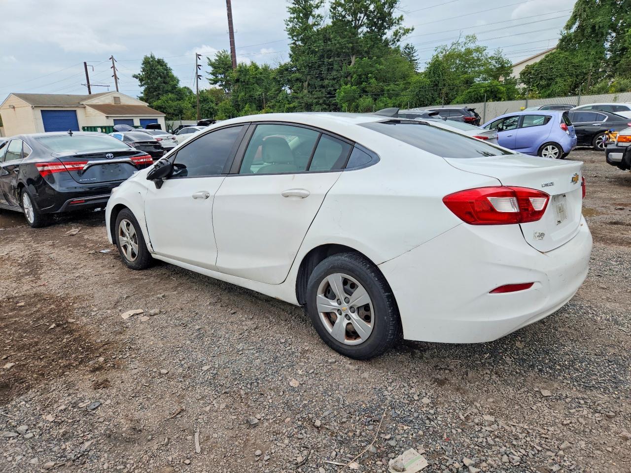 2016 Chevrolet Cruze Ls - Фото 2