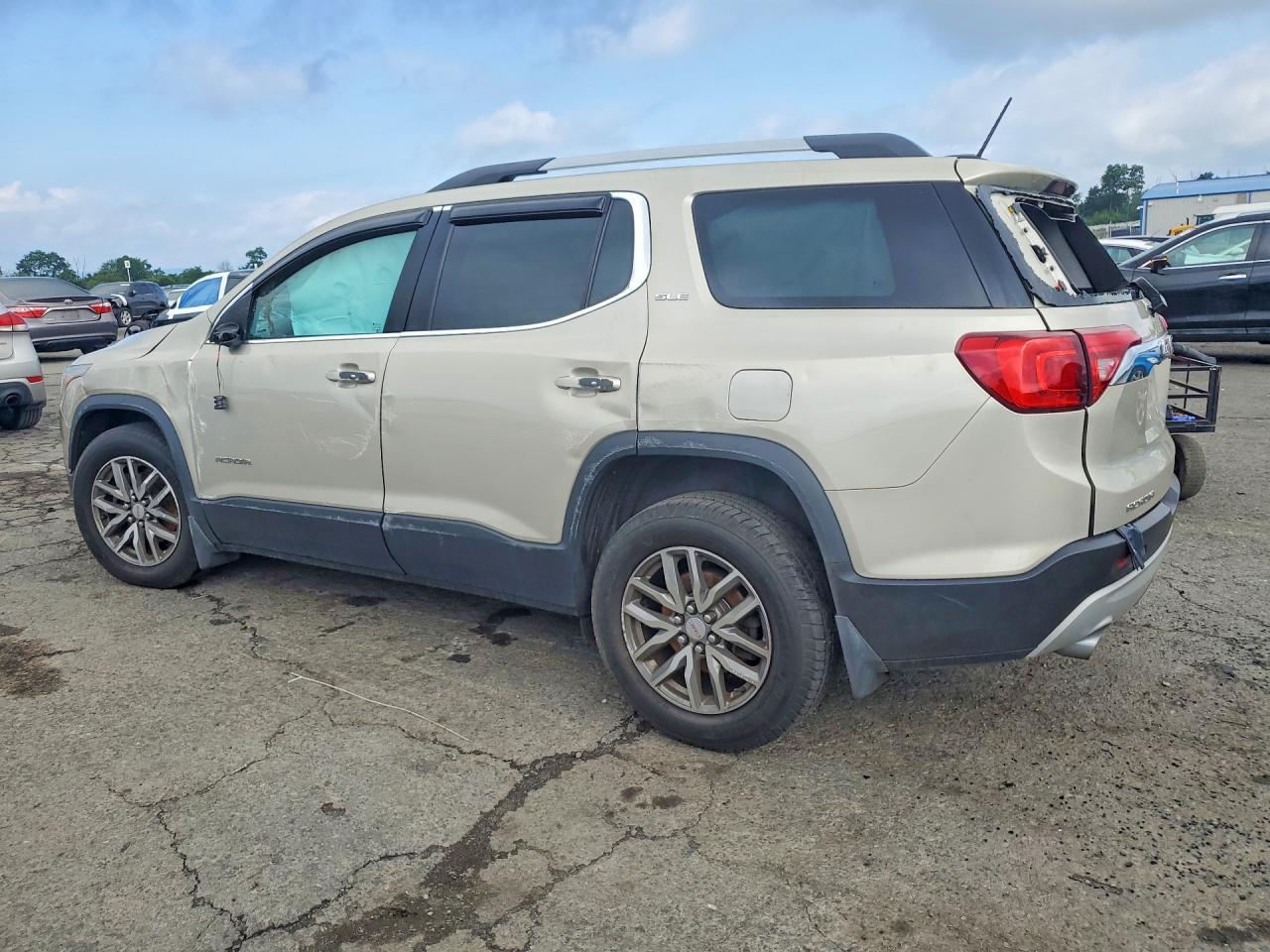 2017 GMC Acadia Sle - Image 2