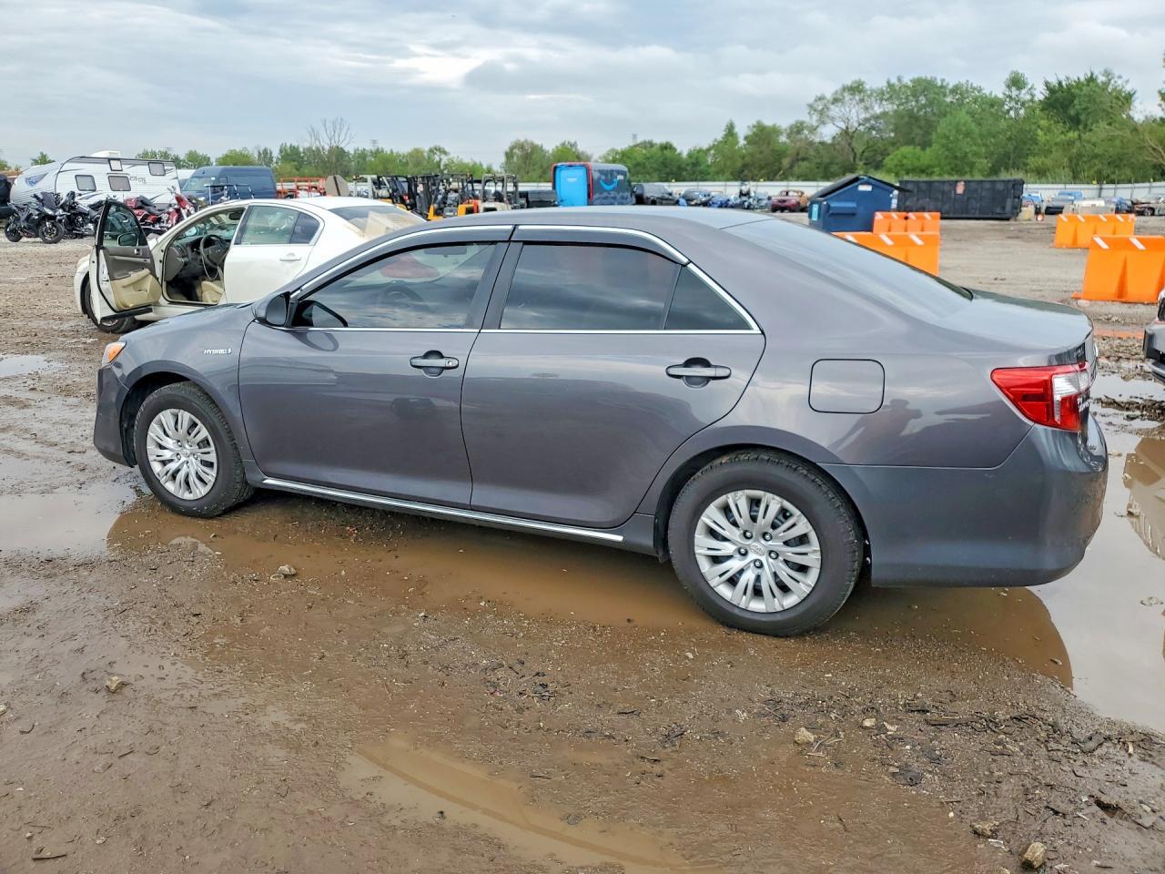 2014 Toyota Camry Hybrid Le - Фото 2