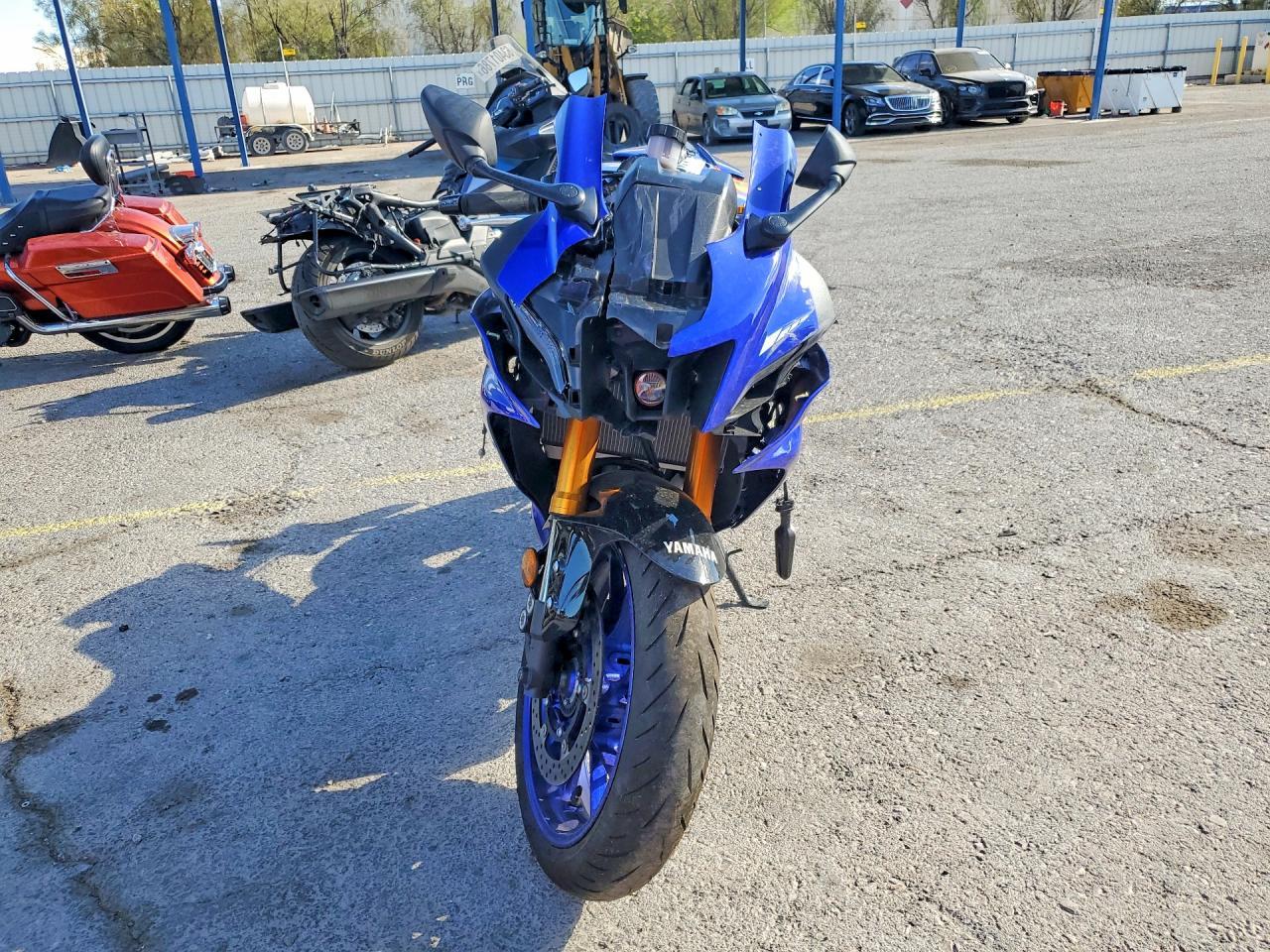 2025 Yamaha Yzfr7 - Фото 2