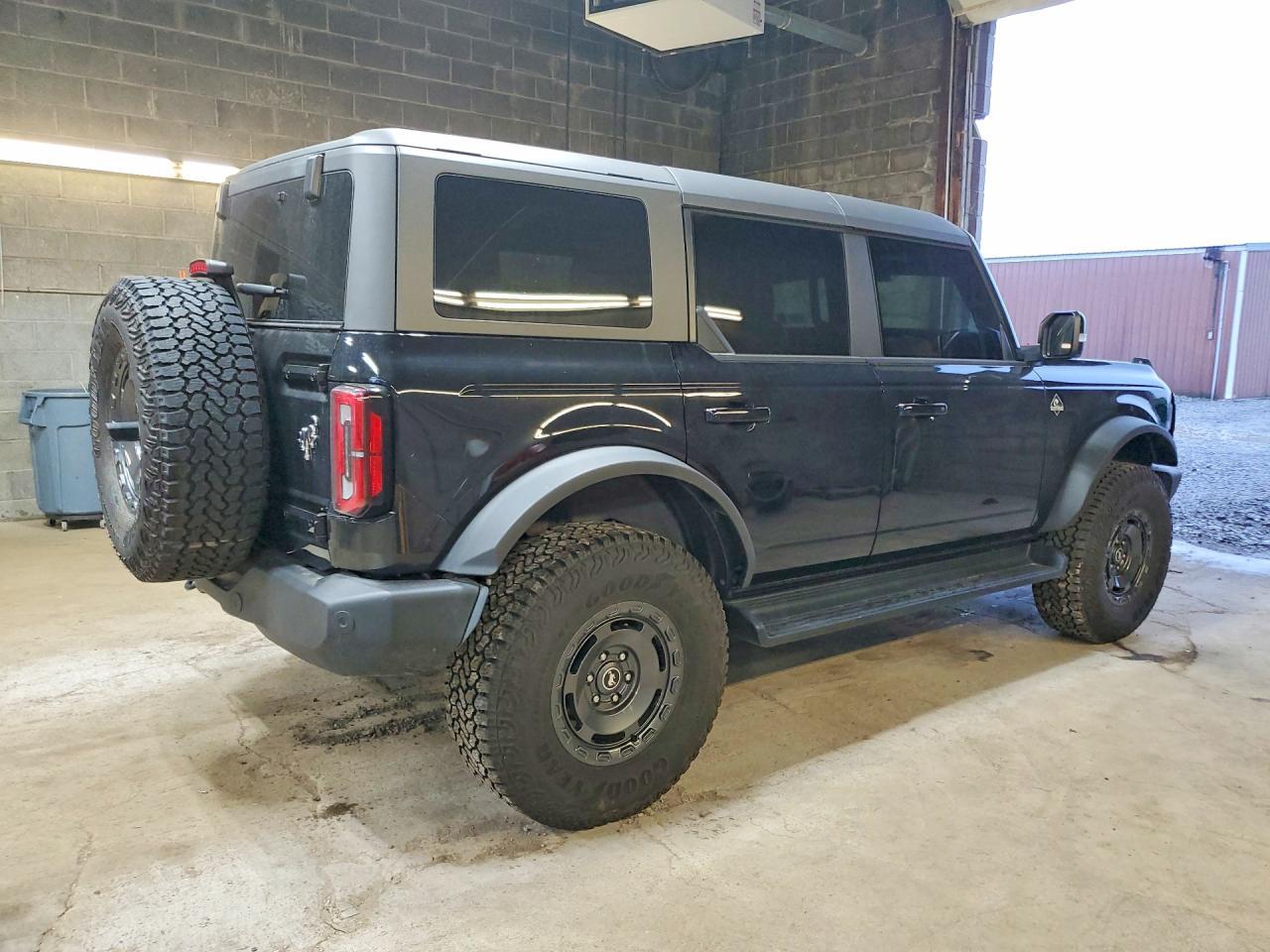 2025 Ford Bronco Outer Banks - Фото 3