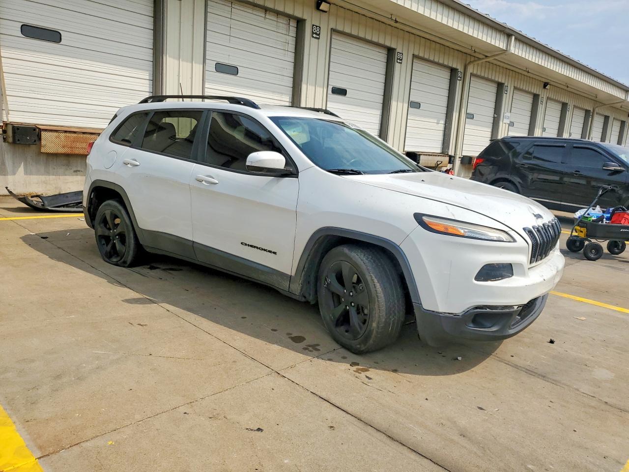 2016 Jeep Cherokee Latitude - Фото 4