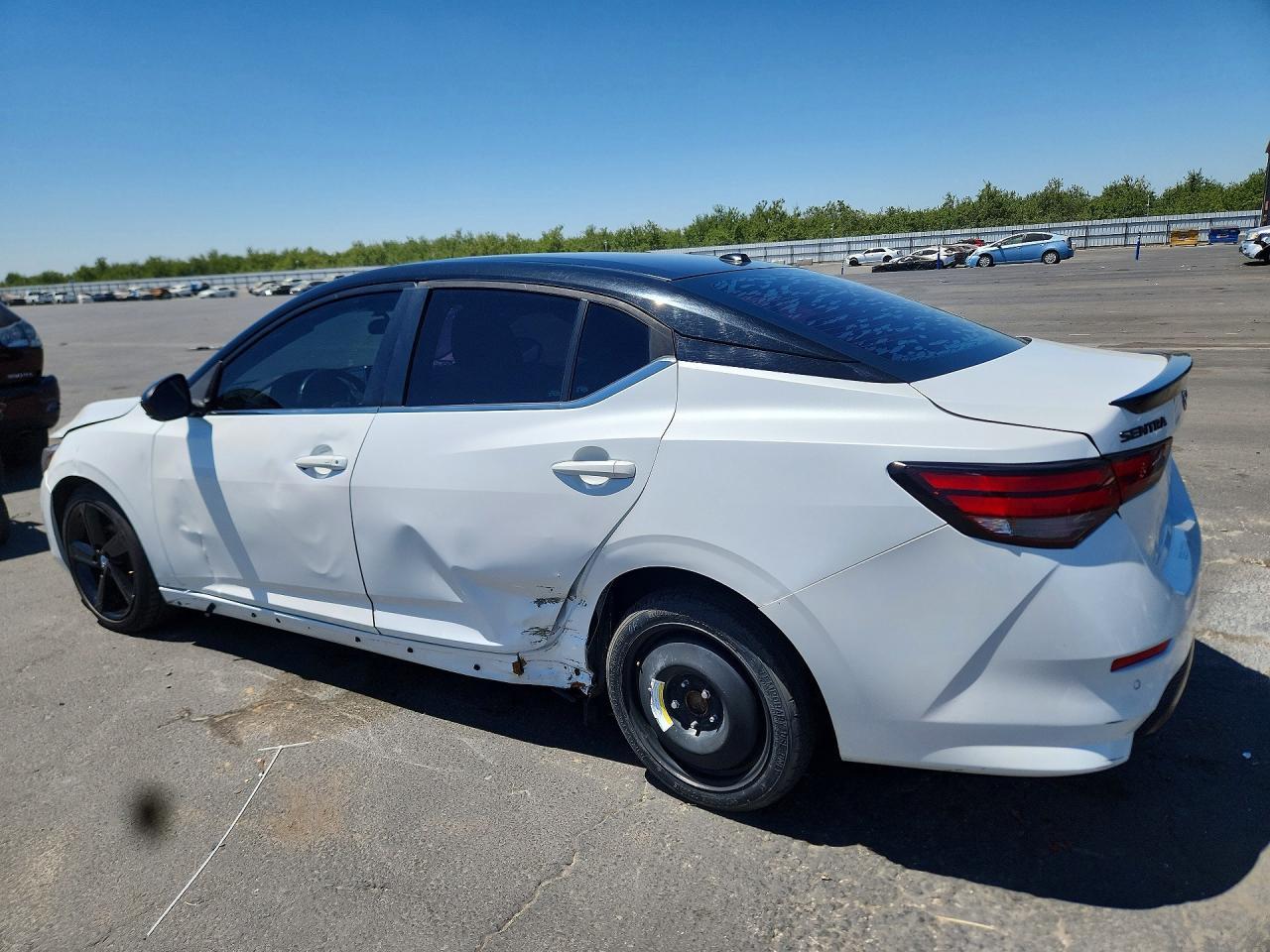 2022 Nissan Sentra Sr - Image 2