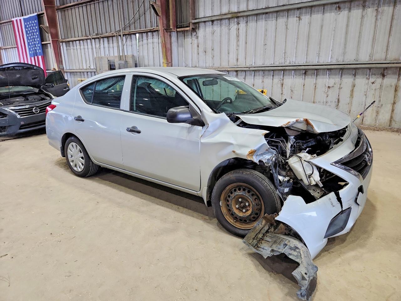 2015 Nissan Versa 1.6 S - Фото 4