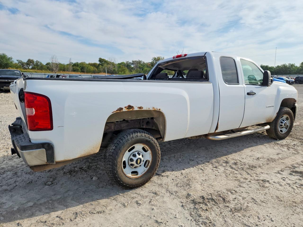 2013 Chevrolet Silverado C2500 Heavy Duty - Фото 3