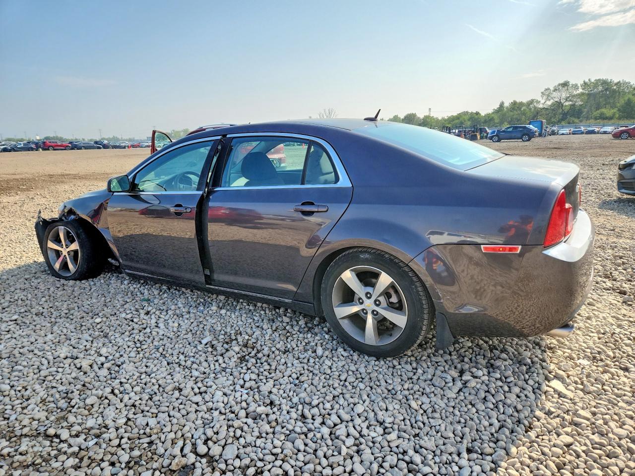 2011 Chevrolet Malibu 1Lt - Image 2