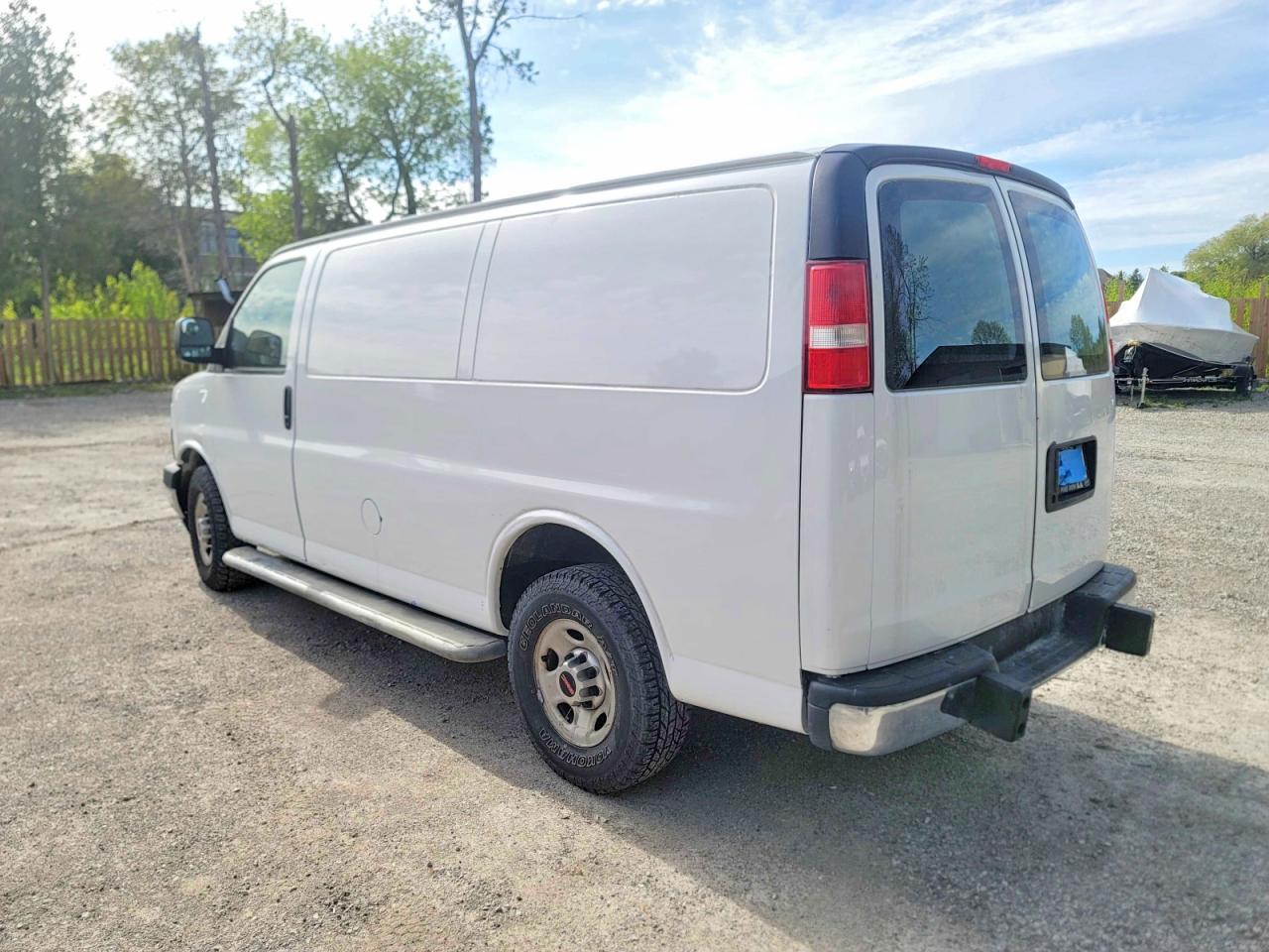 2017 GMC Savana G2500 - Фото 3
