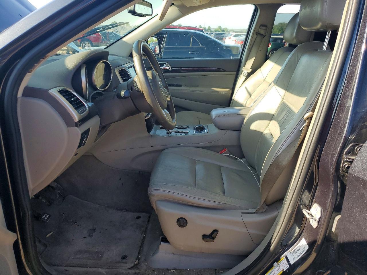 2012 Jeep Grand Cherokee Laredo - Image 7