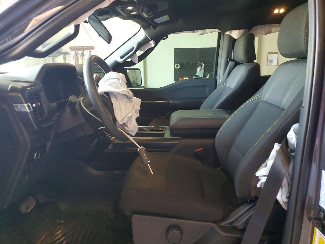 2025 Ford F150 Stx - Фото 7