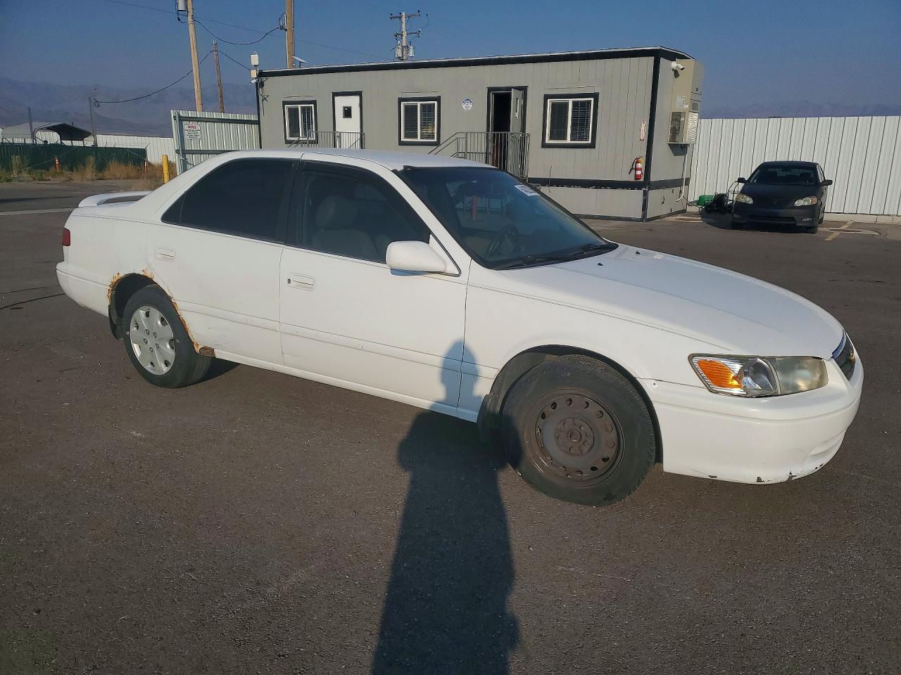2000 Toyota Camry Le - Image 4