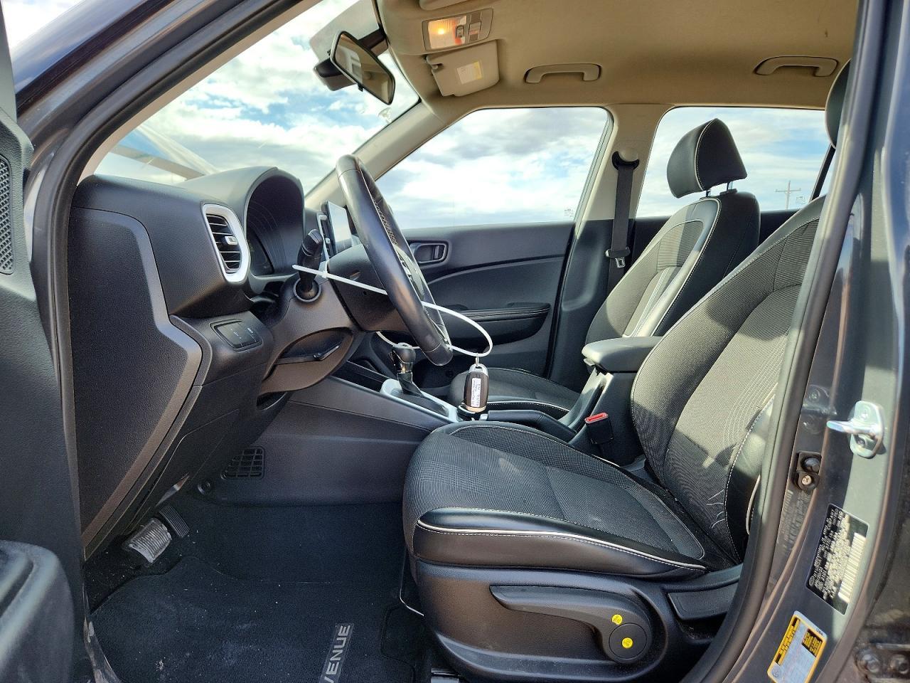 2023 Hyundai Venue Limited - Фото 7