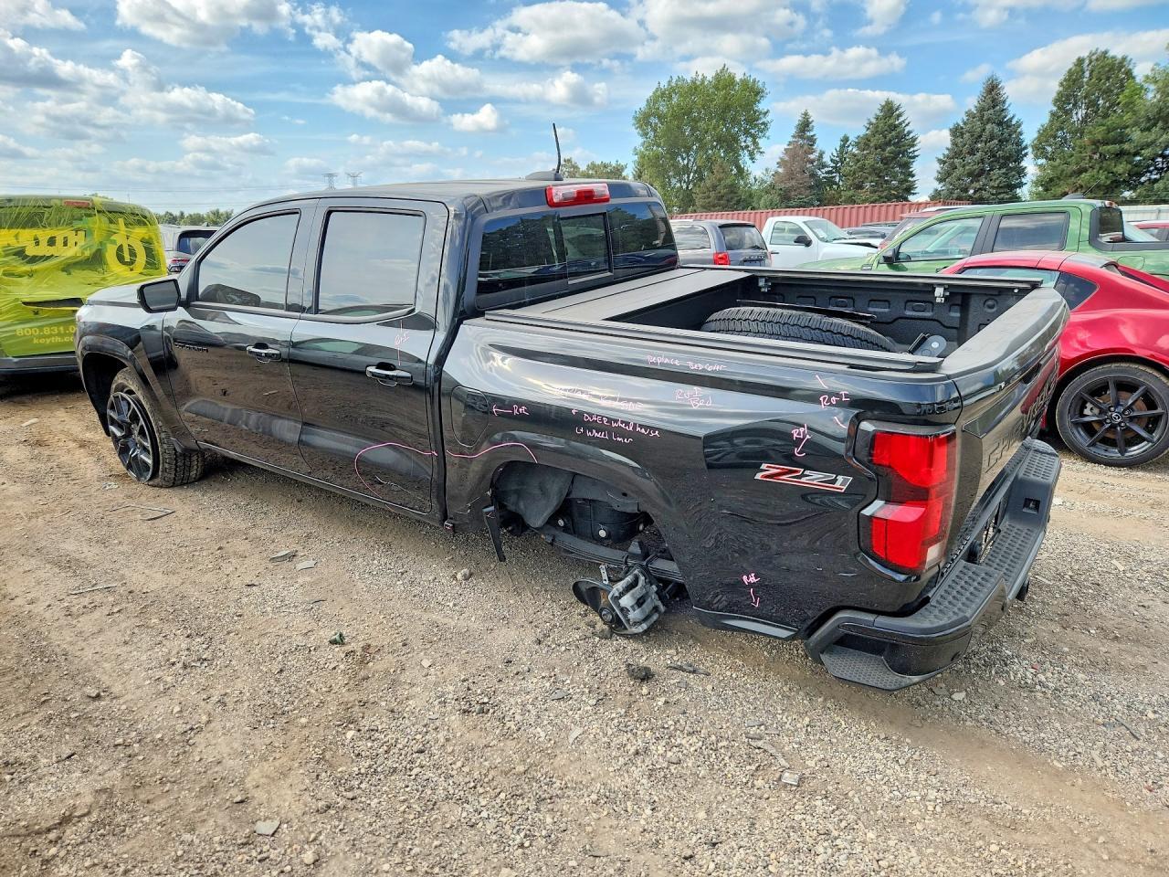2025 Chevrolet Colorado Z71 - Image 2