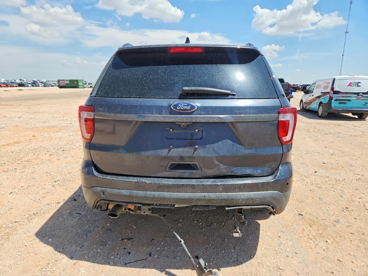 2017 Ford Explorer Xlt - Image 6