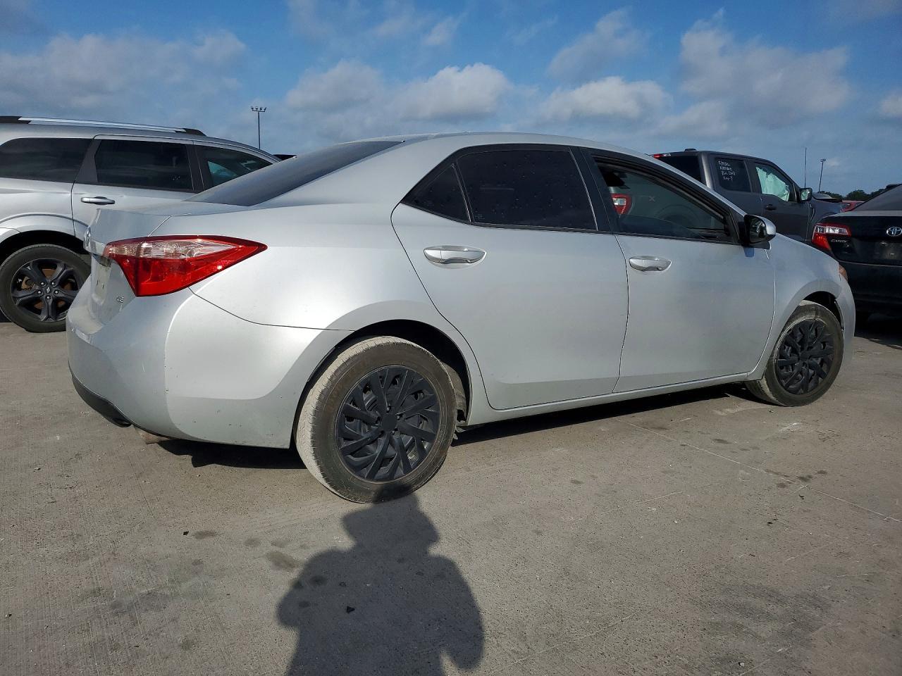 2019 Toyota Corolla Le - Фото 3