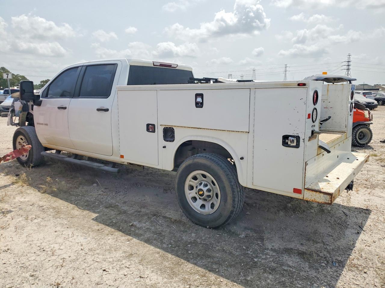 2020 Chevrolet Silverado C3500 - Фото 2