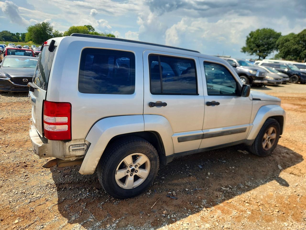 2012 Jeep Liberty Sport - Фото 3