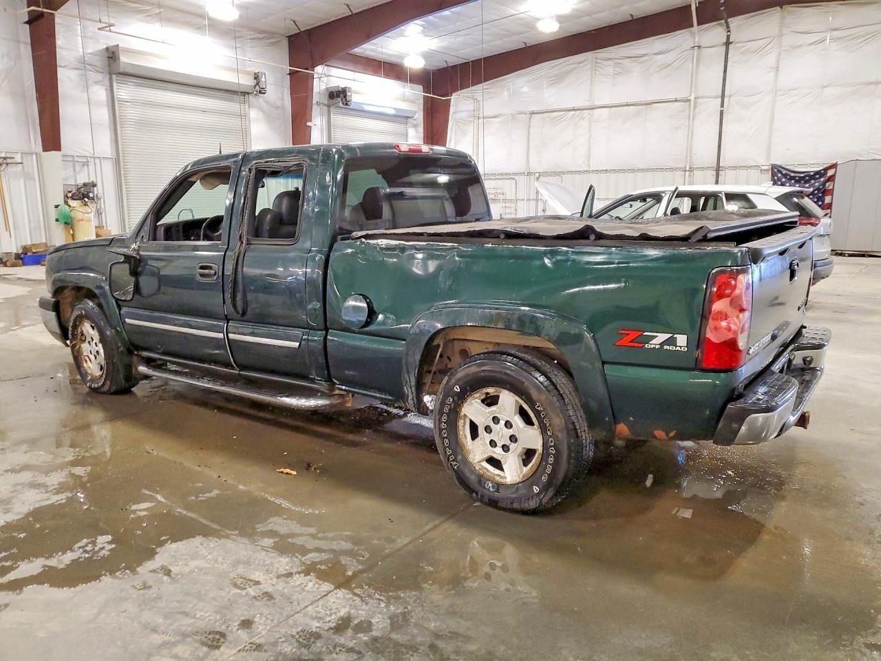 2004 Chevrolet Silverado K1500 - Фото 2