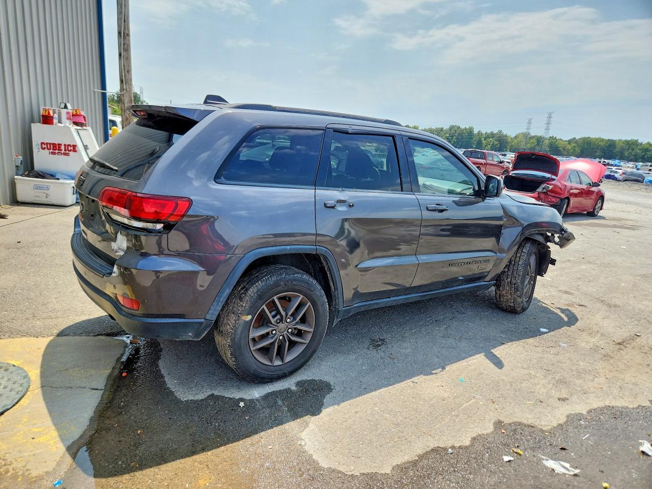 2016 Jeep Grand Cherokee Laredo - Фото 3