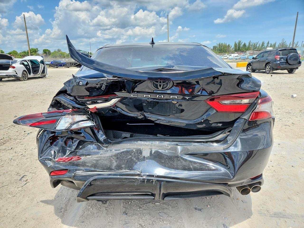 2023 Toyota Camry Se - Image 6