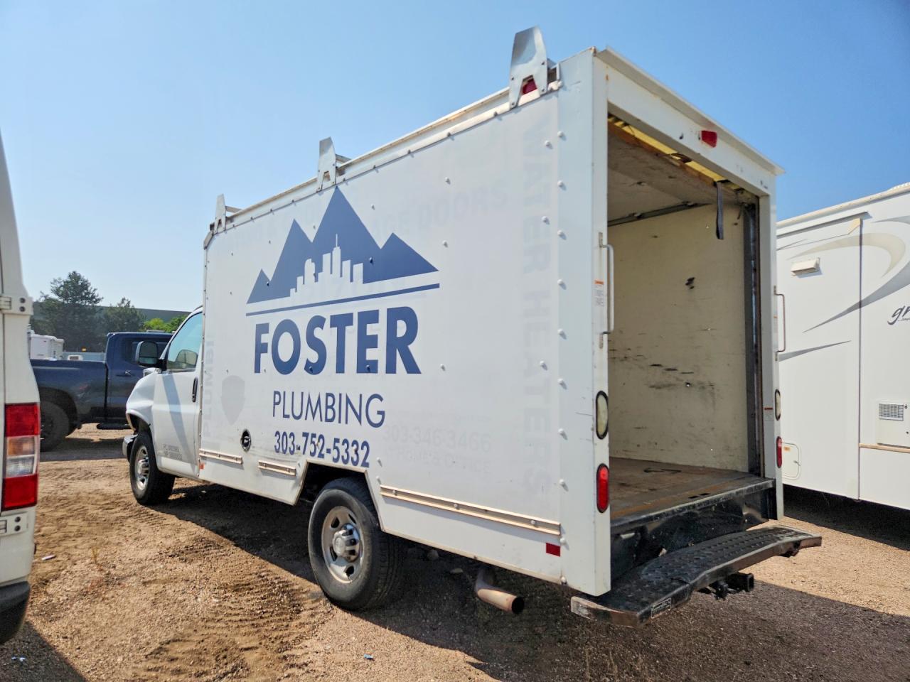 2015 Chevrolet Express Box Truck - Фото 2