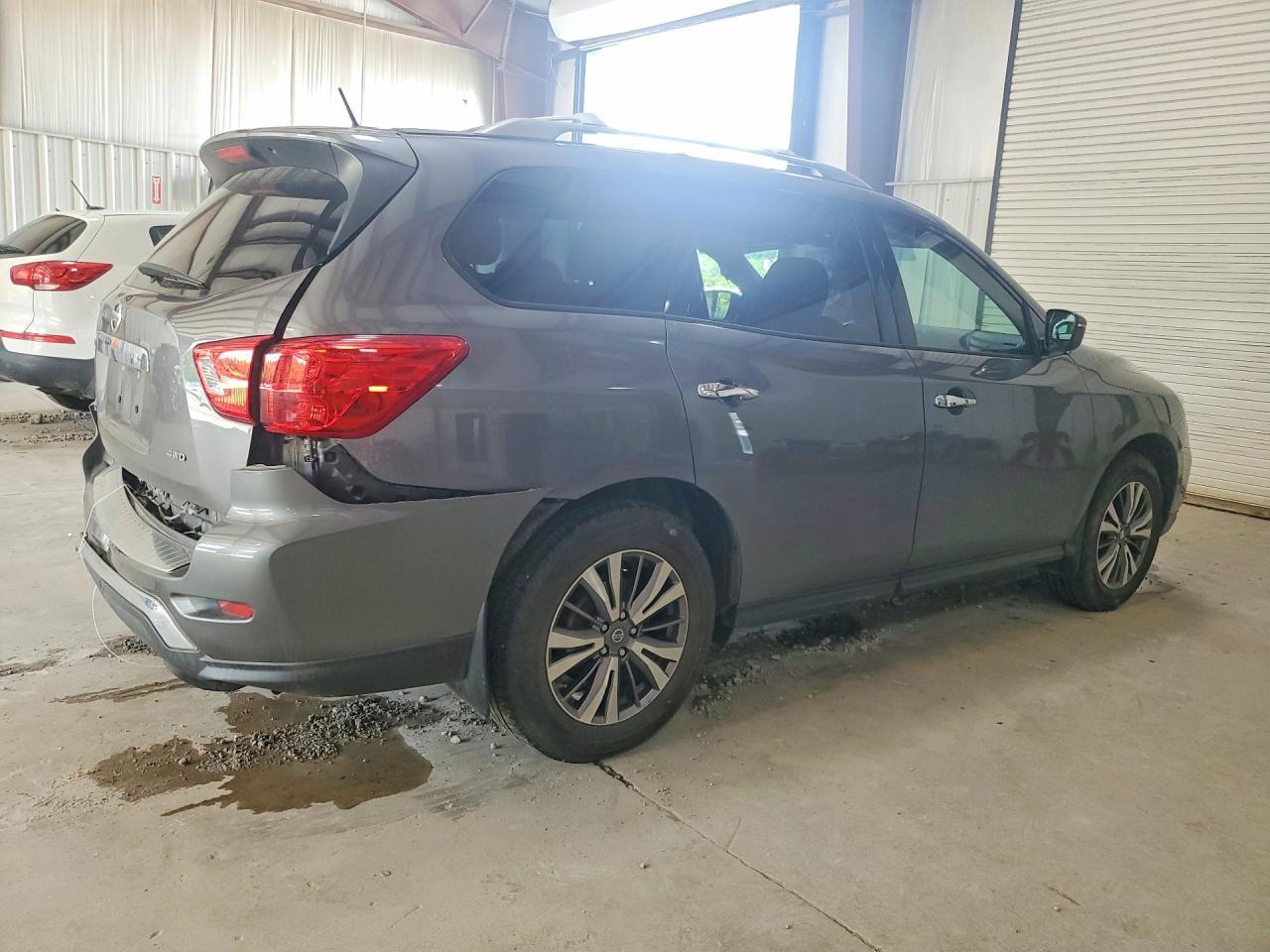 2018 Nissan Pathfinder S - Фото 3