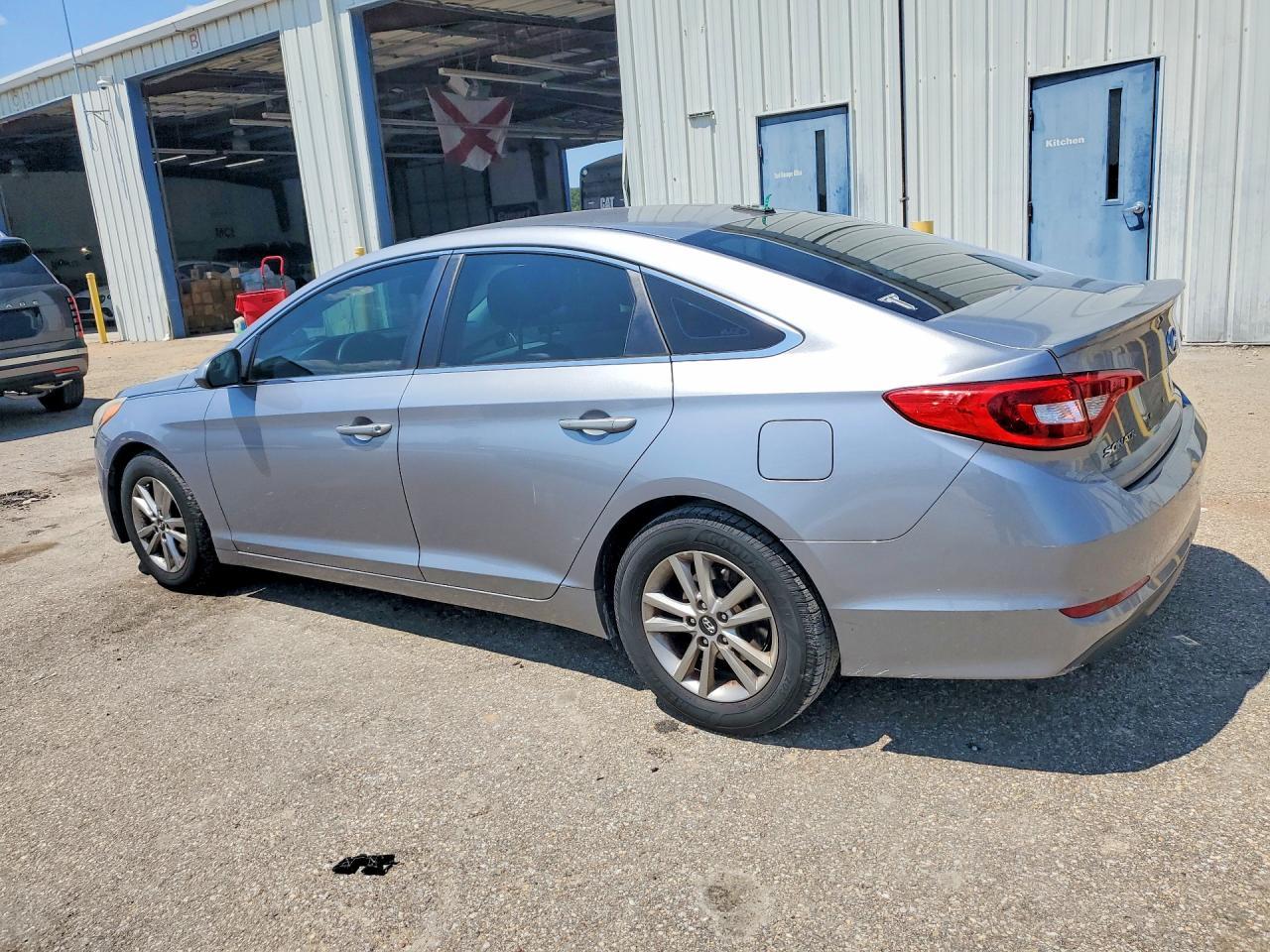 2016 Hyundai Sonata Se - Фото 2