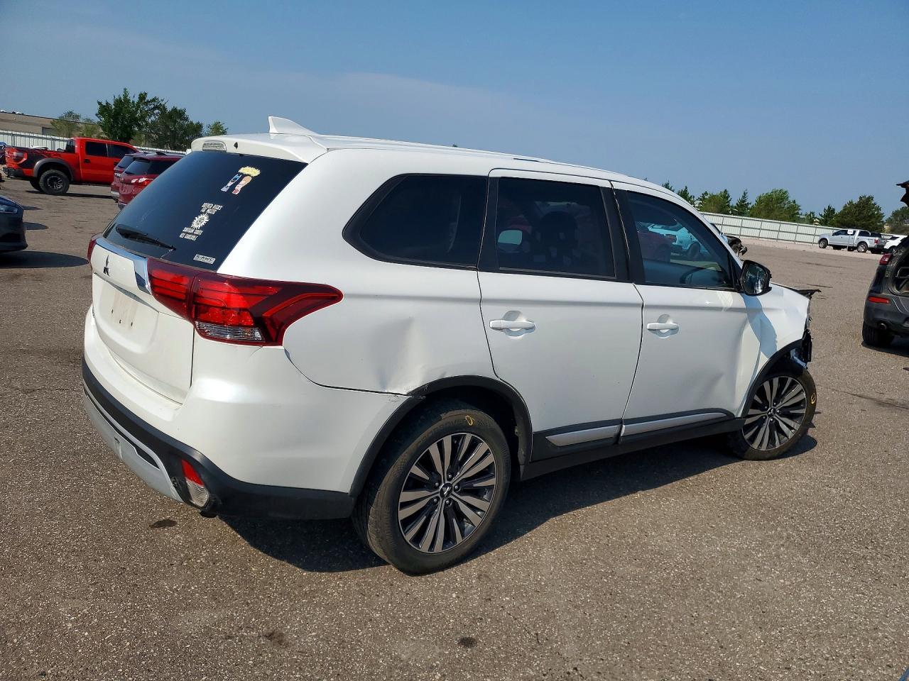 2020 Mitsubishi Outlander Se - Фото 3