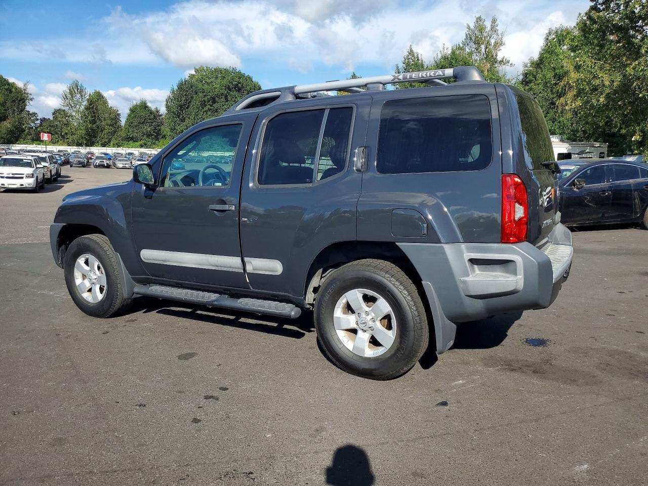 2012 Nissan Xterra X - Image 2