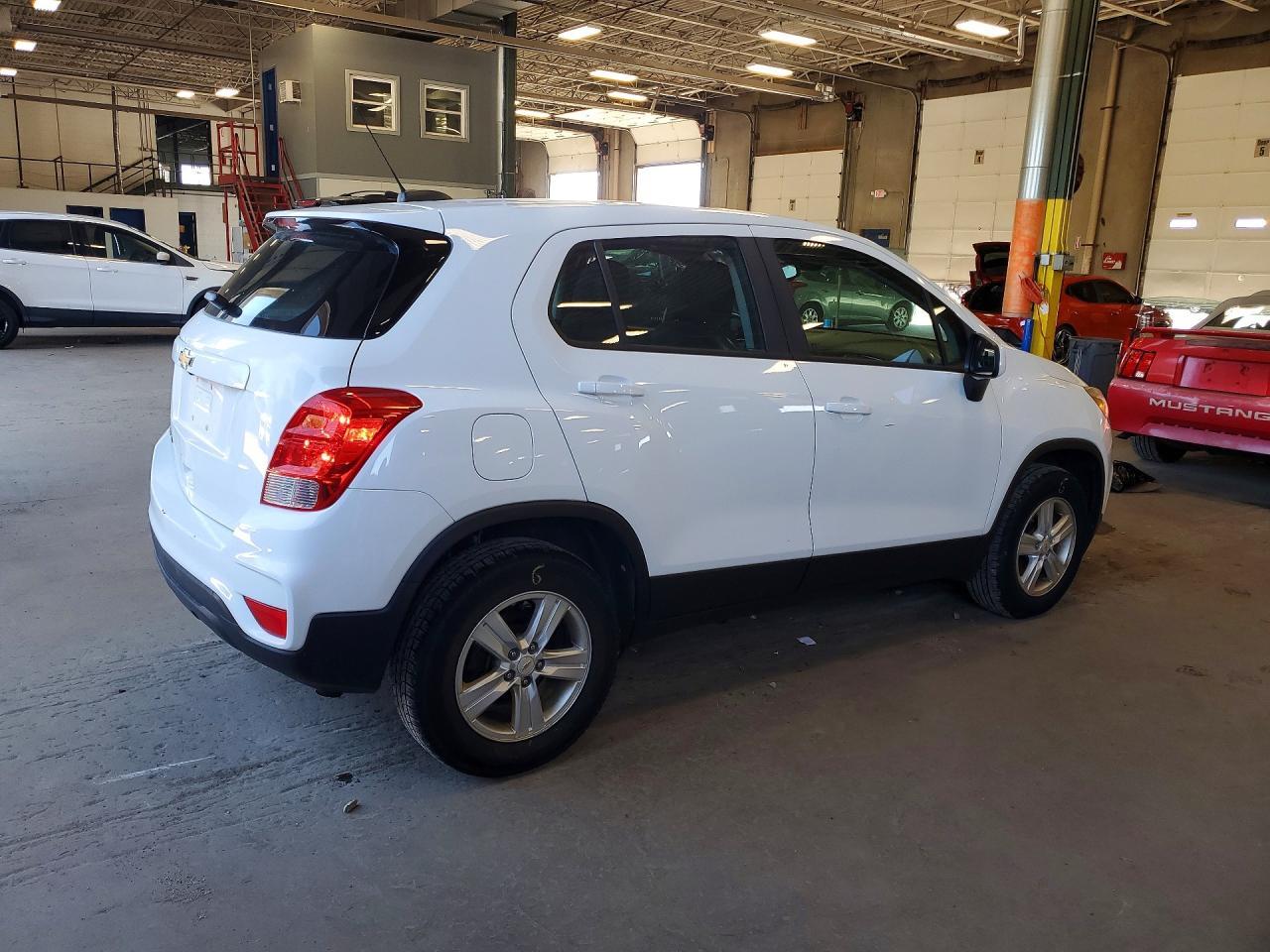 2017 Chevrolet Trax Ls - Image 3