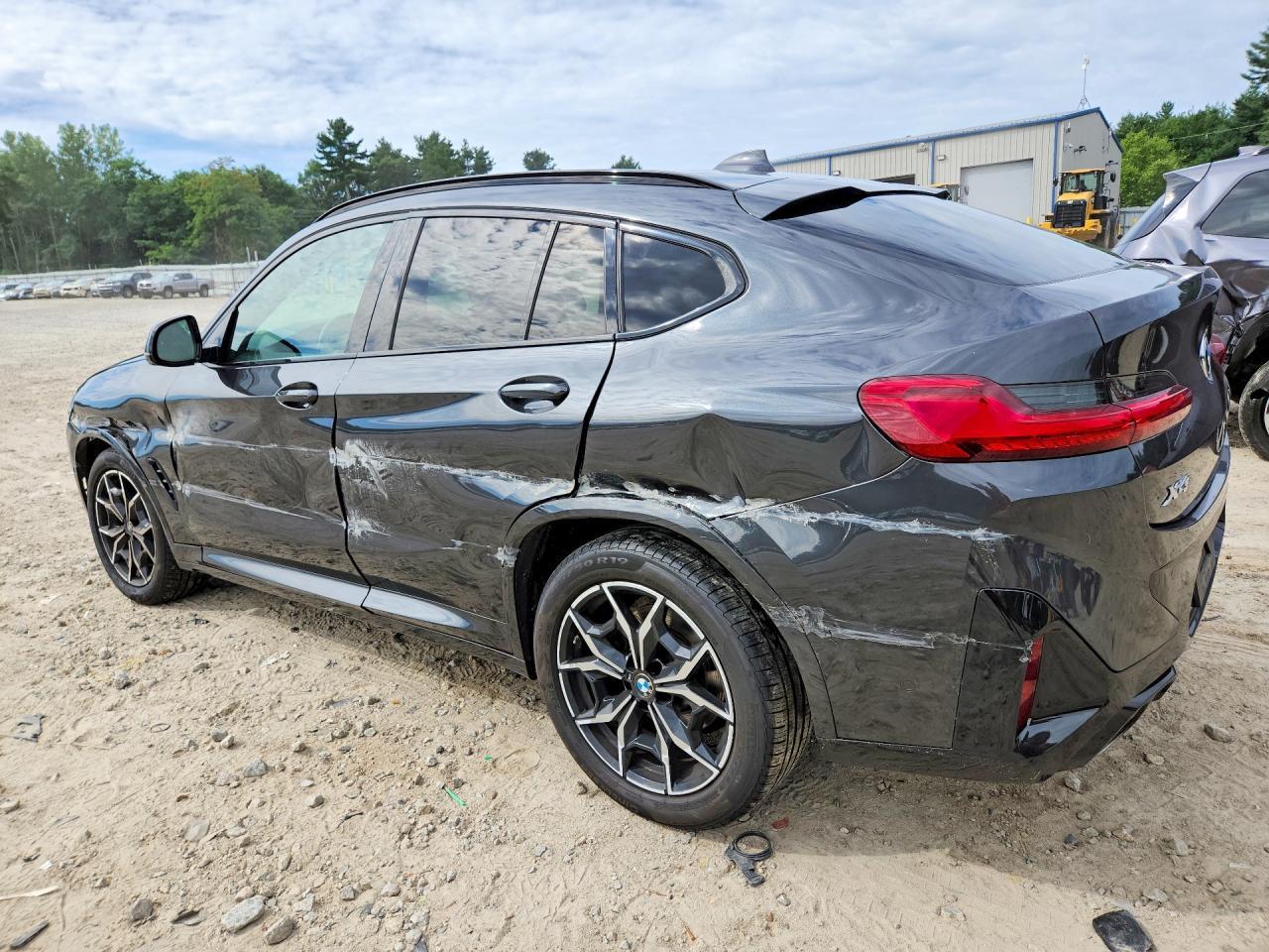 2022 BMW X4 xDrive30I - Image 2