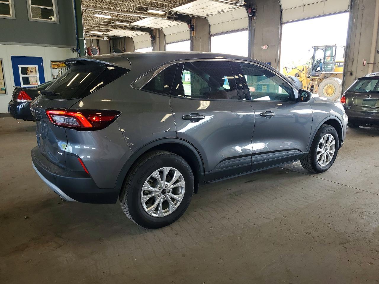 2023 Ford Escape Active - Image 3