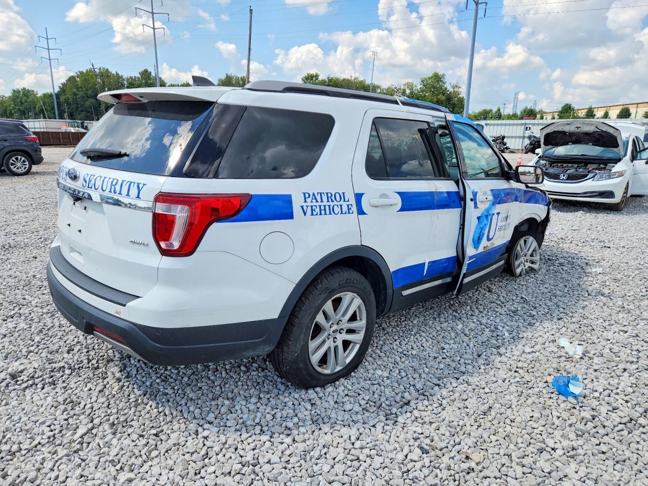 2019 Ford Explorer Xlt - Фото 3