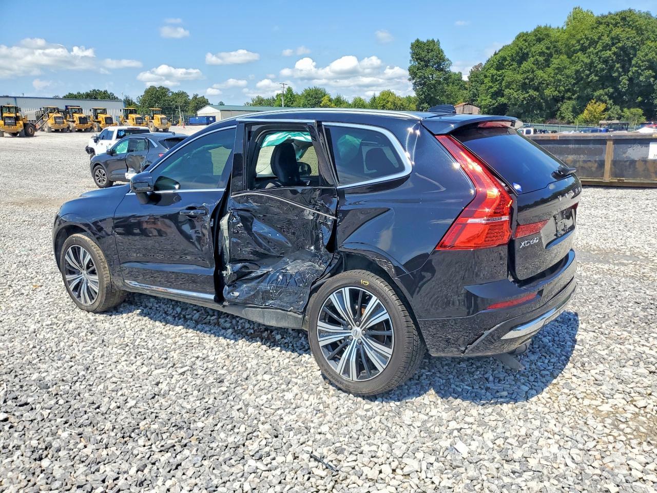 2023 Volvo Xc60 Plus - Фото 2
