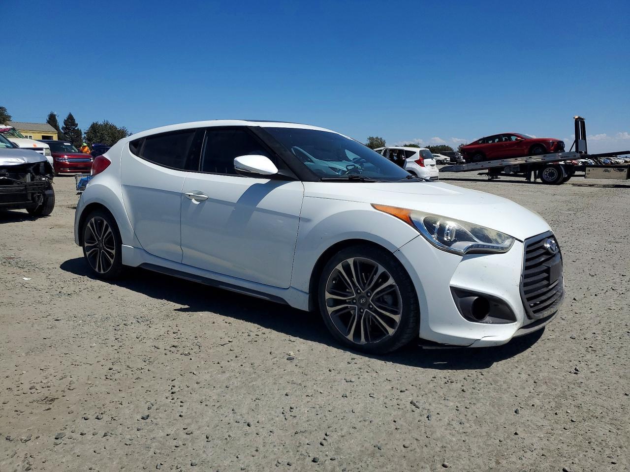 2016 Hyundai Veloster Turbo - Image 4