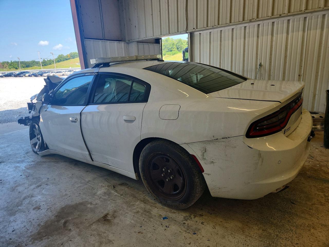 2018 Dodge Charger Police - Image 2