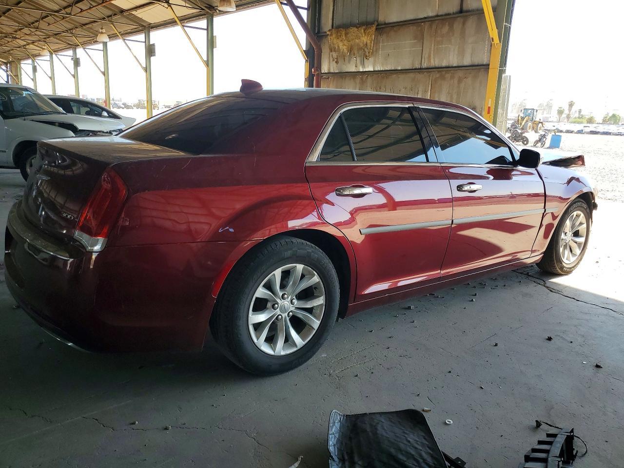 2015 Chrysler 300 Limited - Фото 3