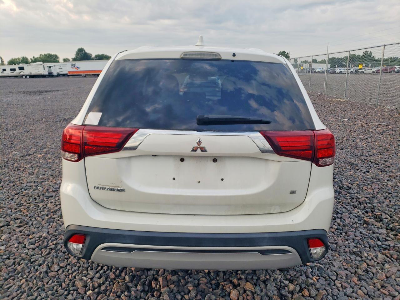 2020 Mitsubishi Outlander Se - Фото 6