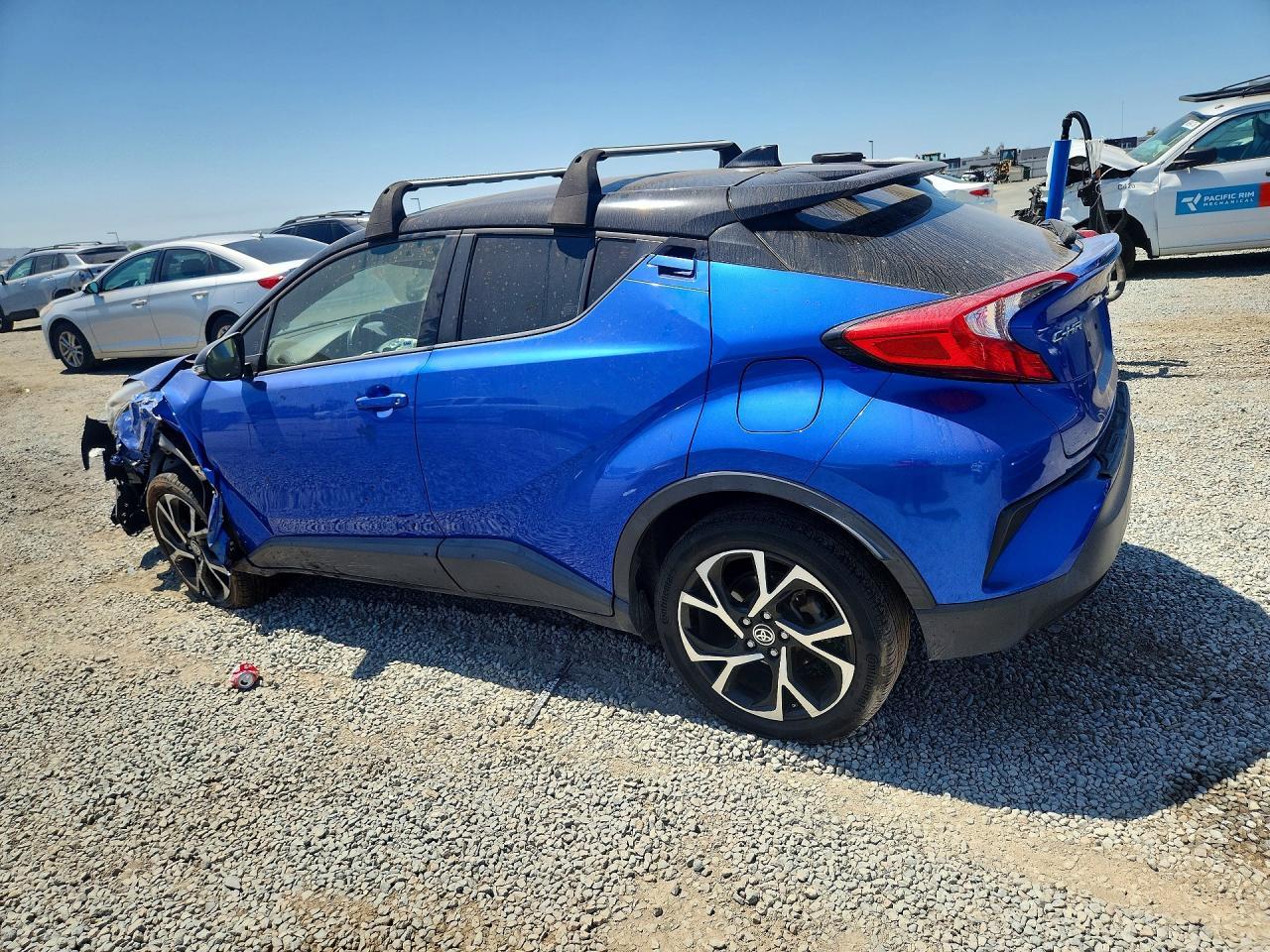 2020 Toyota C-Hr Xle - Image 2