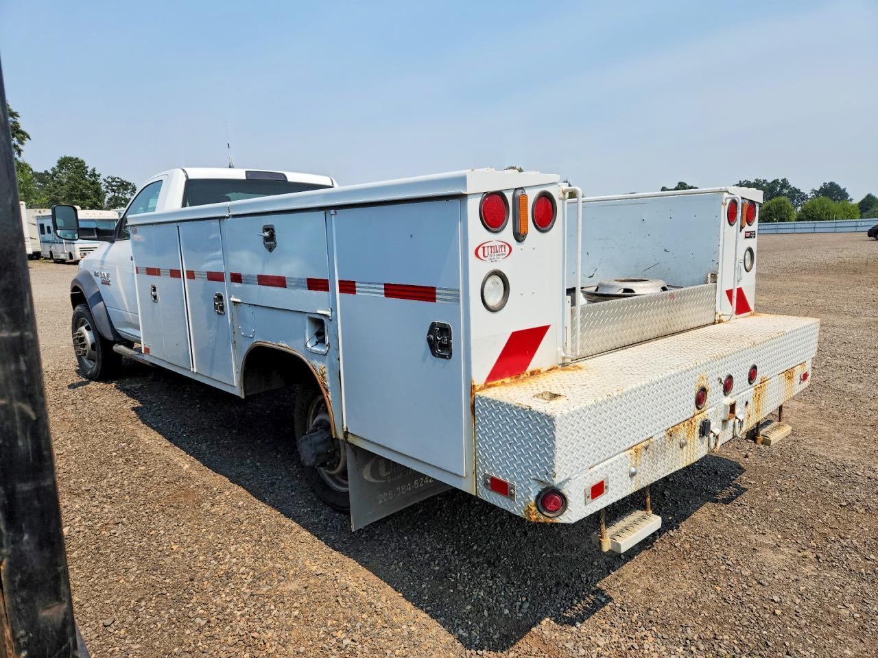 2017 Ram 5500 Hd Drw 4Wd Svc Body - Image 2