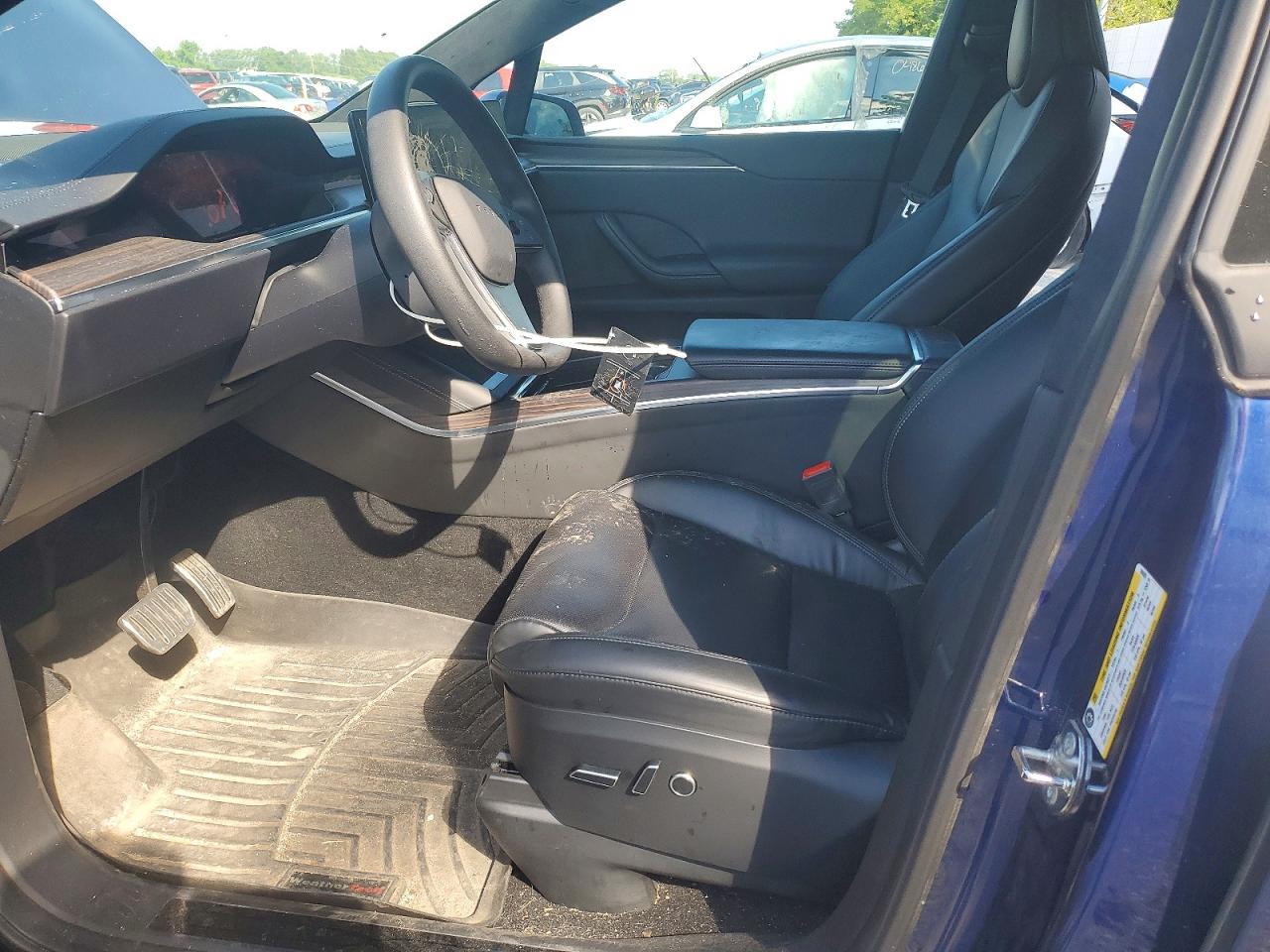 2023 Tesla Model X - Image 7
