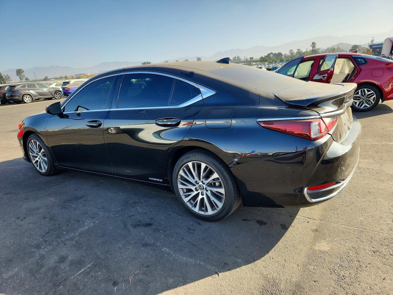 2020 Lexus Es 300H - Image 2