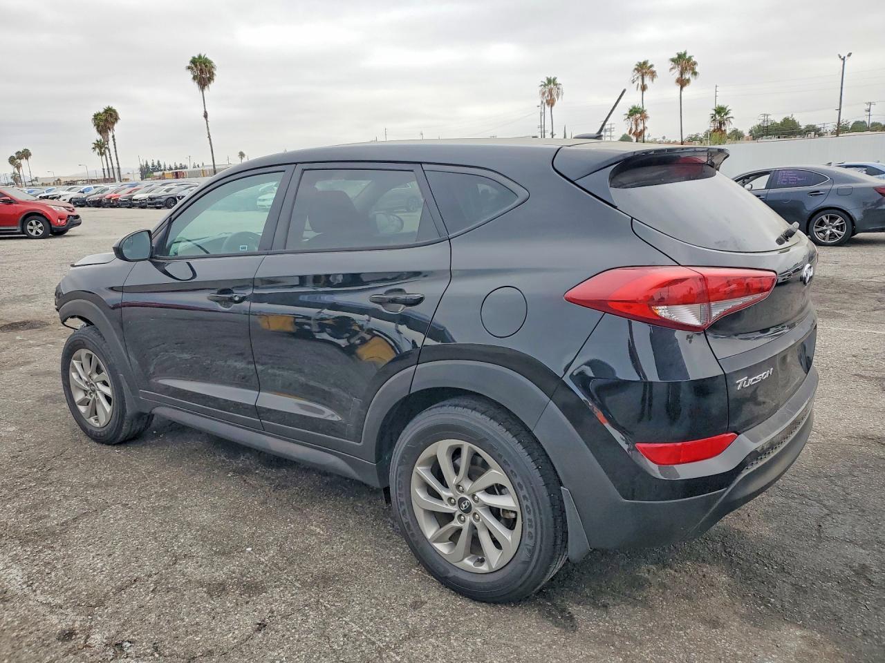 2017 Hyundai Tucson Se - Image 2