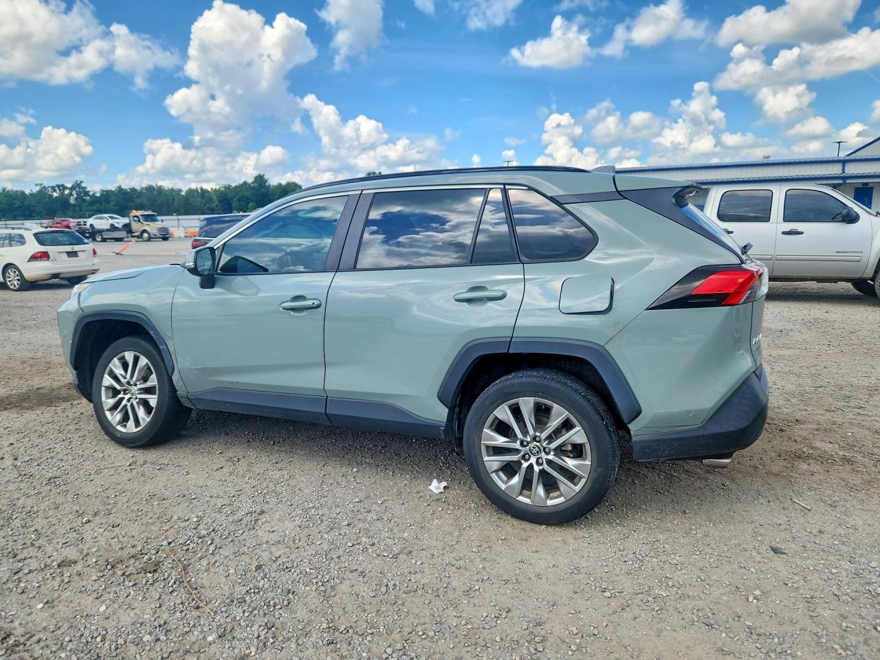 2023 Toyota Rav4 Xle Premium - Фото 2