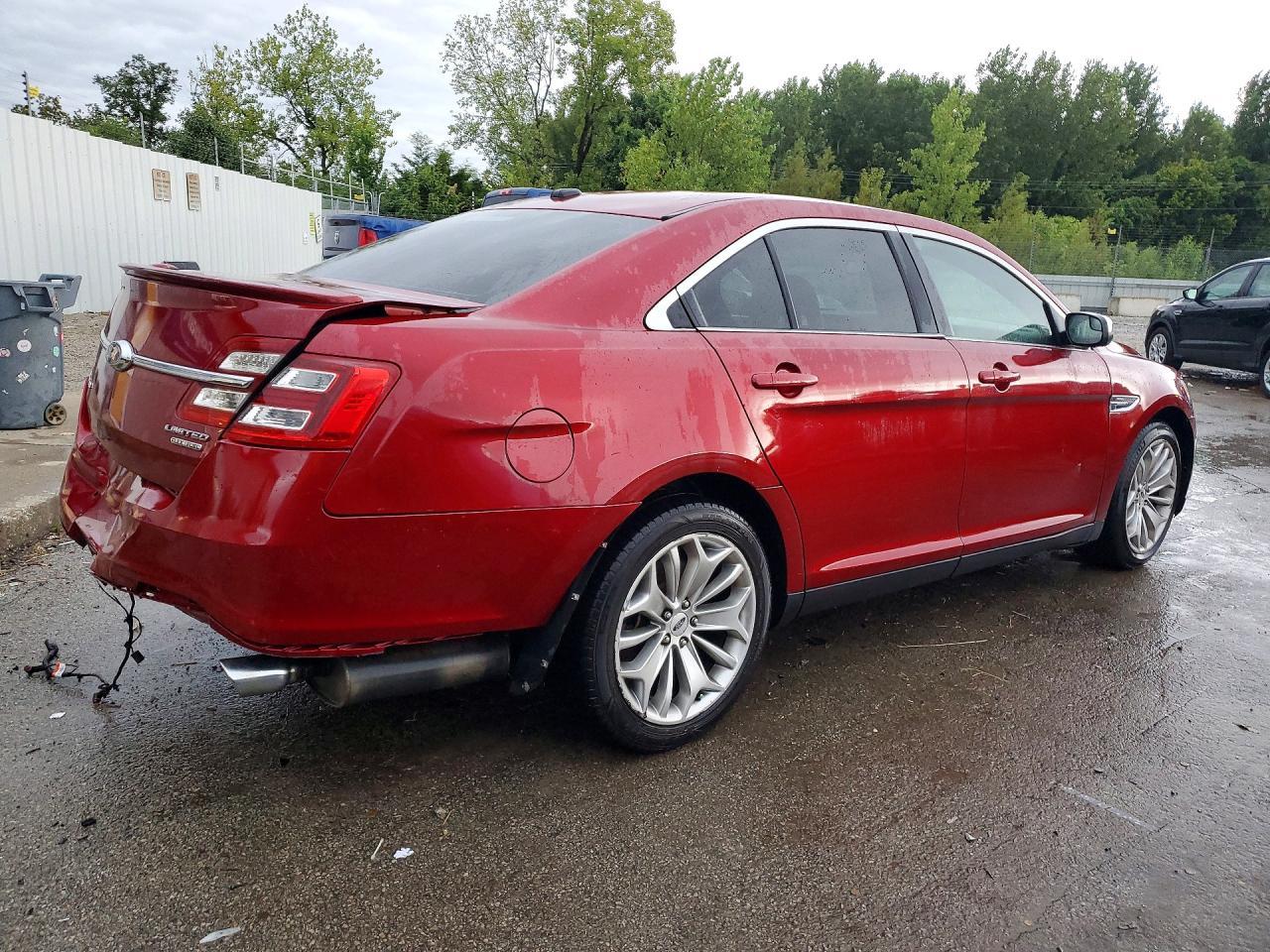 2015 Ford Taurus Limited - Image 3