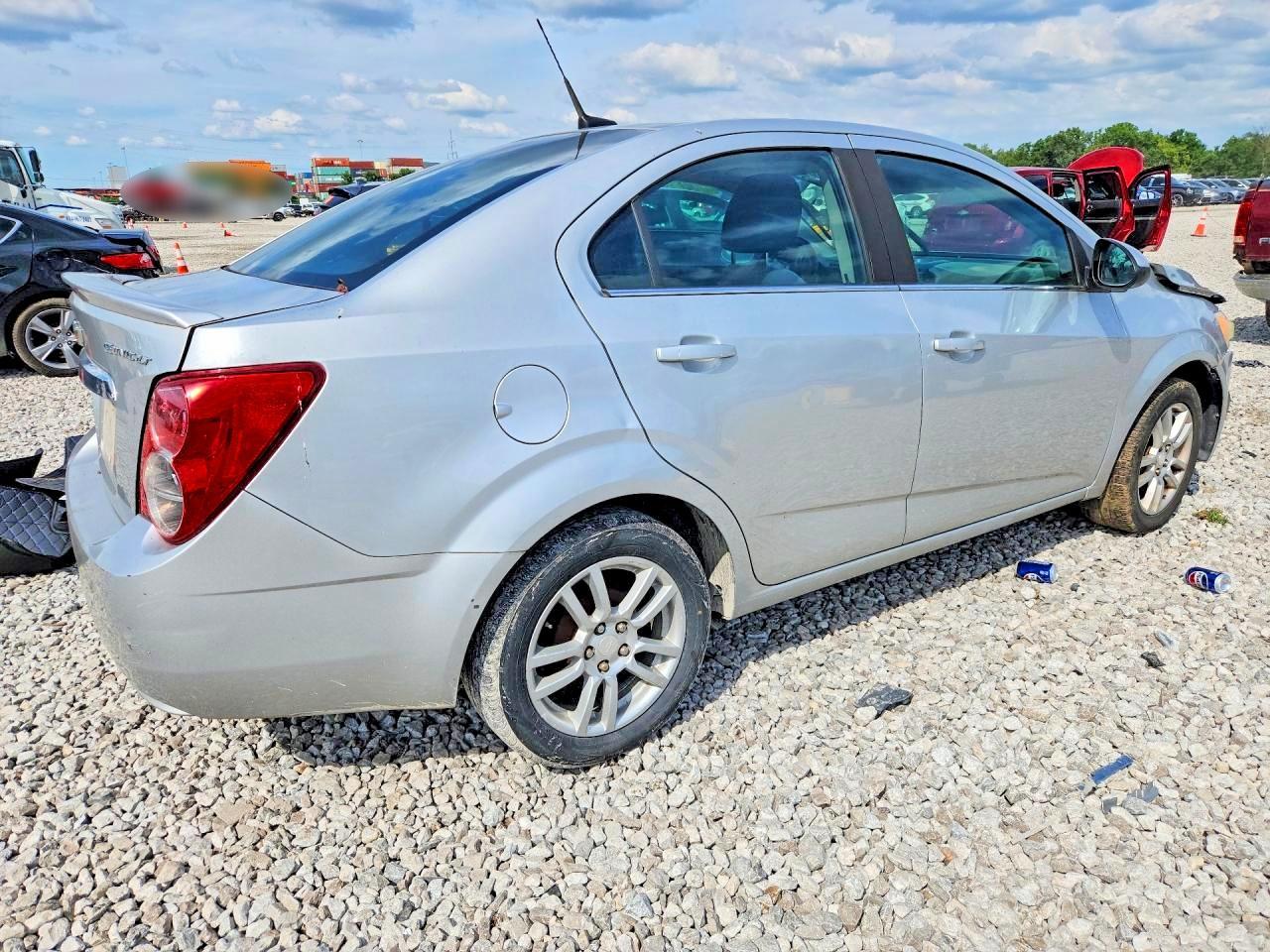 2014 Chevrolet Sonic Lt - Фото 3
