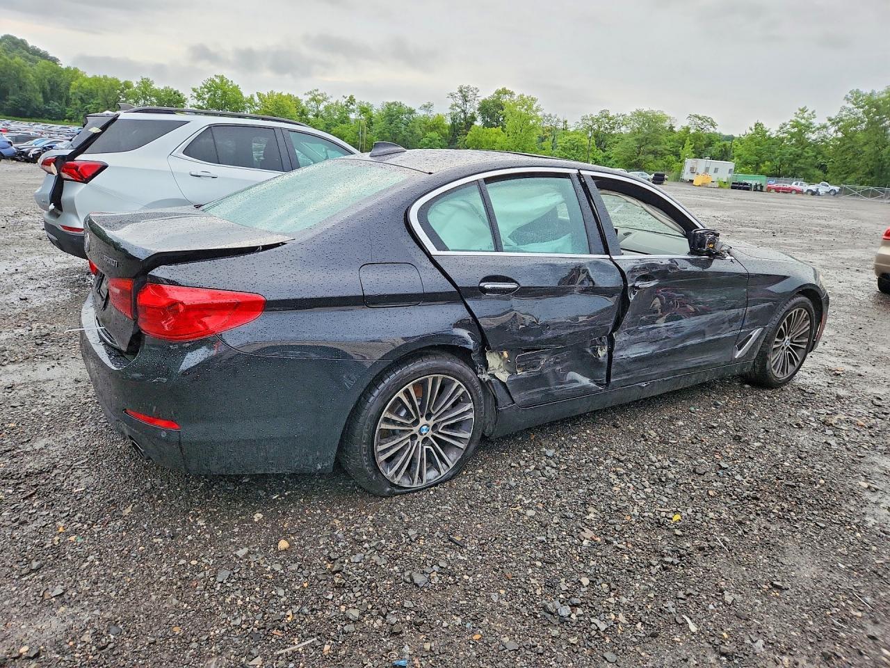 2017 BMW 530 I - Фото 3