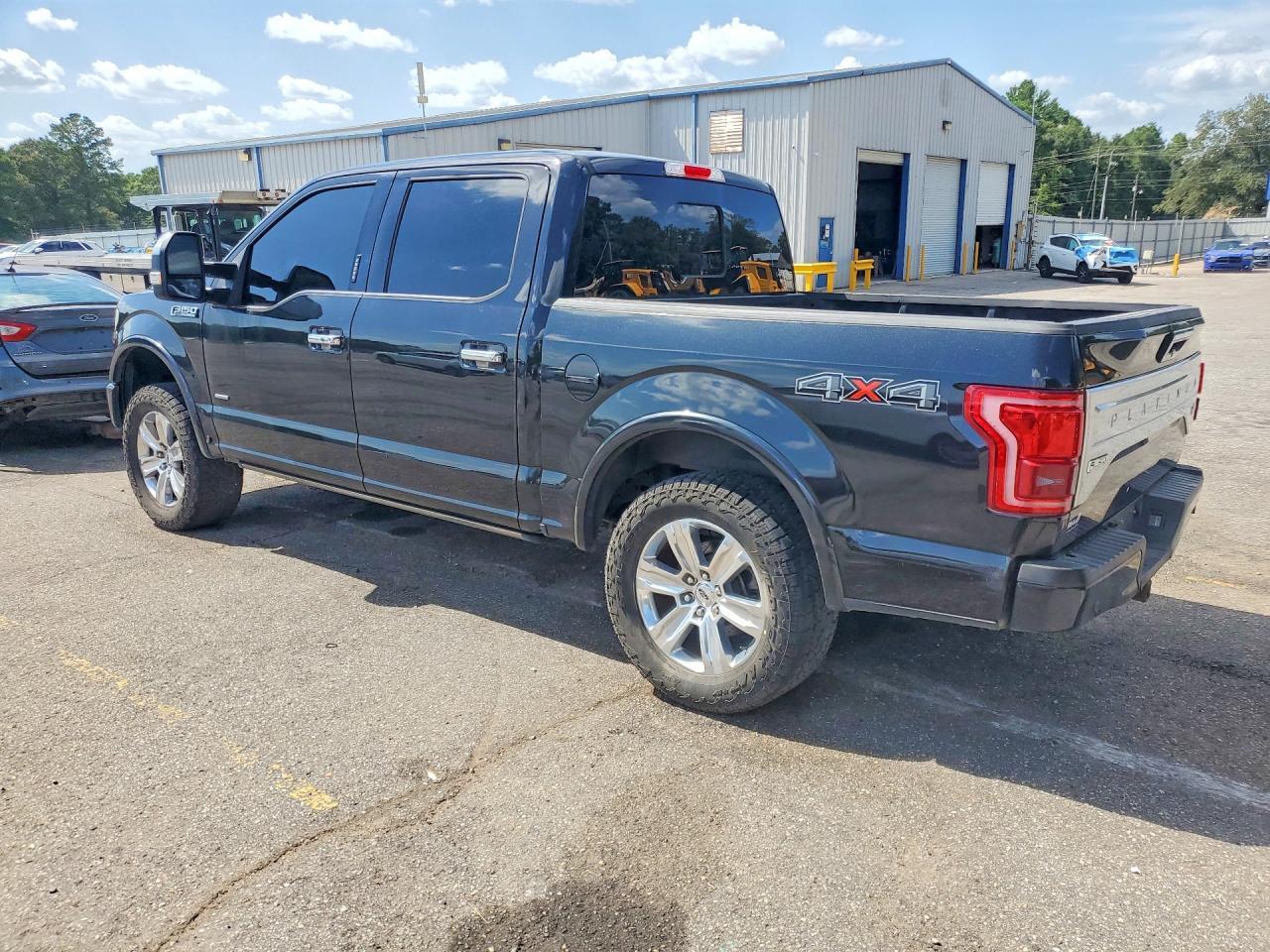 2015 Ford F150 Supercrew - Фото 2
